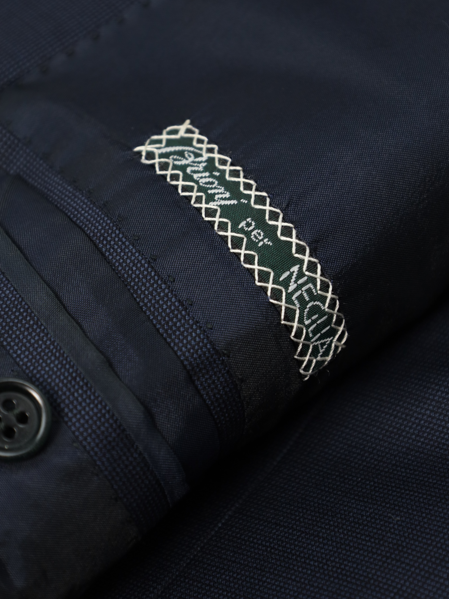 Brioni Navy Super 160's Micro-Pattern Parlamento Suit