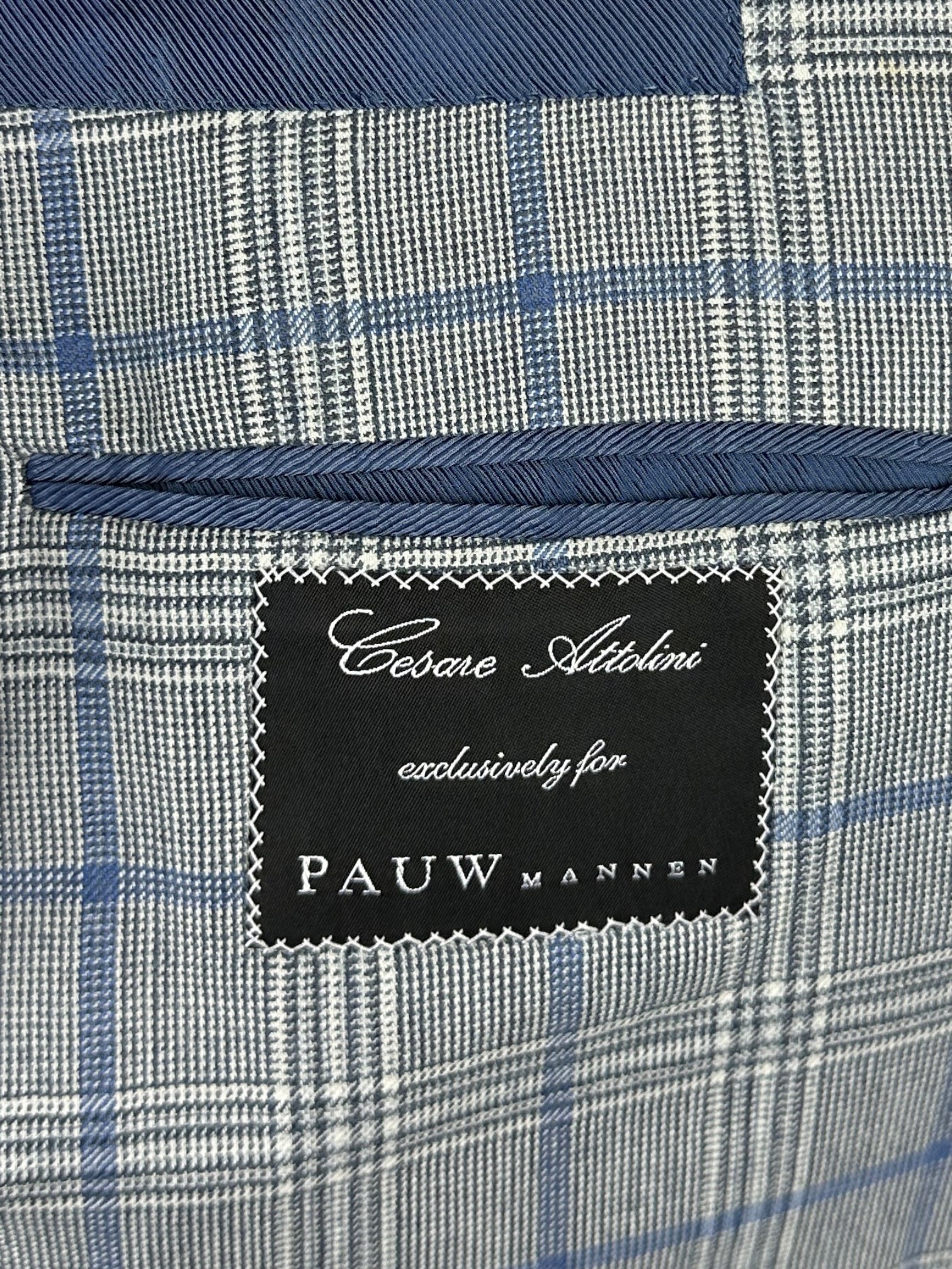 Cesare Attolini blauwe Prince of Wales-jas