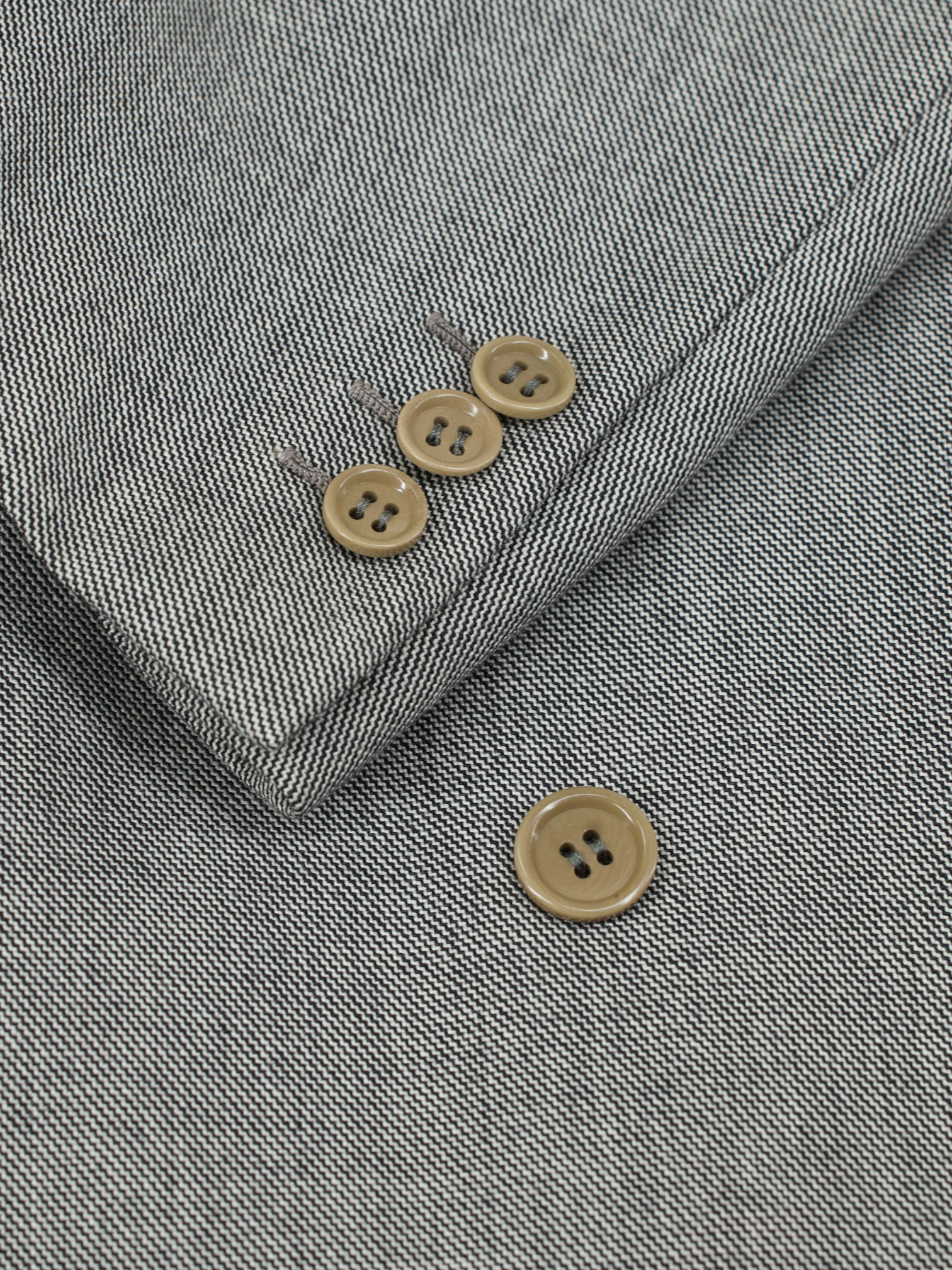 Brioni Grey Vintage Wool Double-Breasted Roman-Style Sharkskin Suit