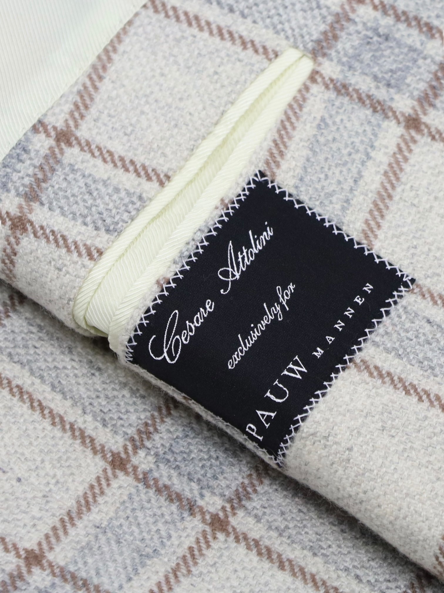 Cesare Attolini beige geruit kasjmierjack