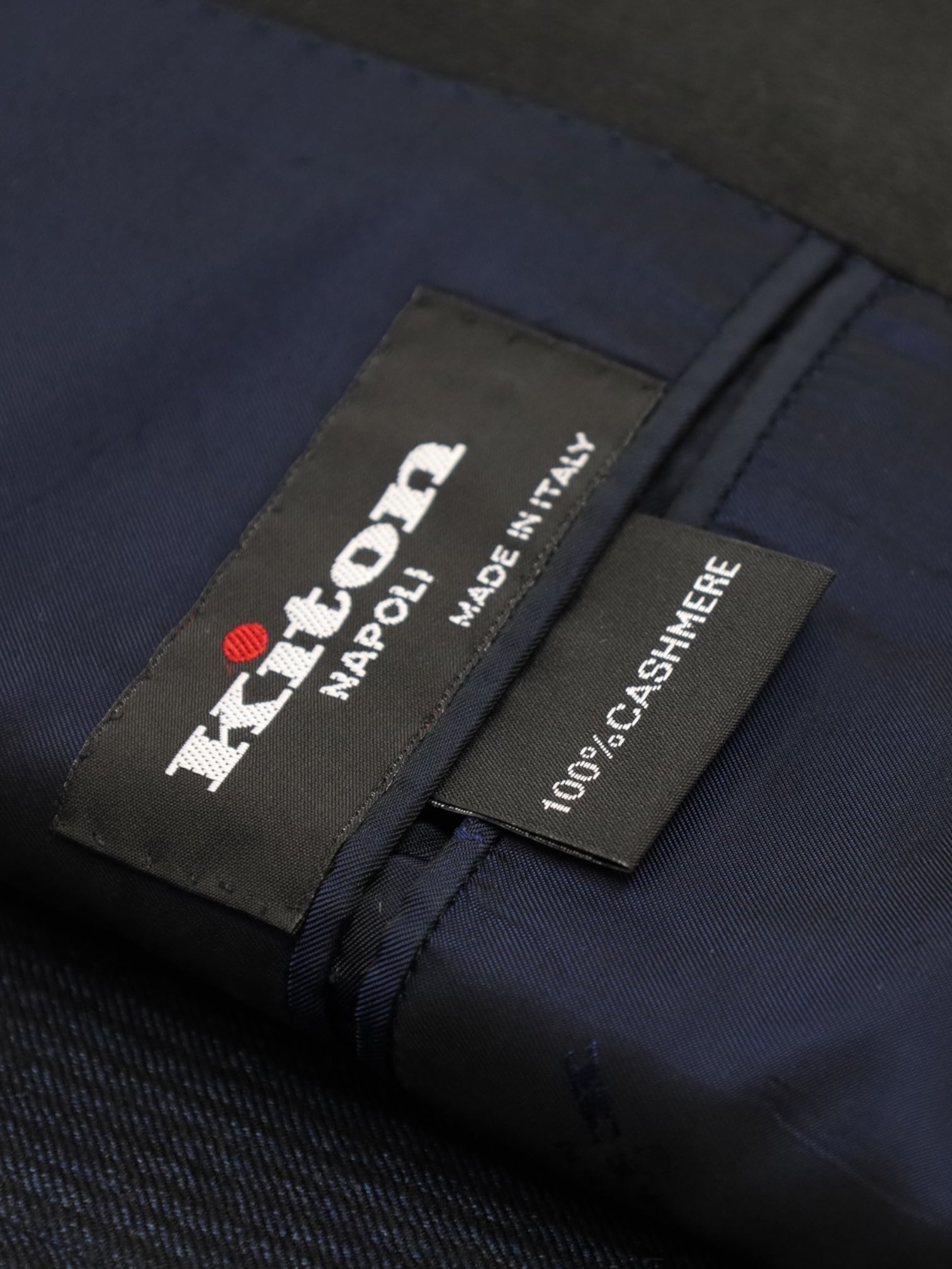 Kiton marineblauw kasjmier krijtstreep smokingjasje