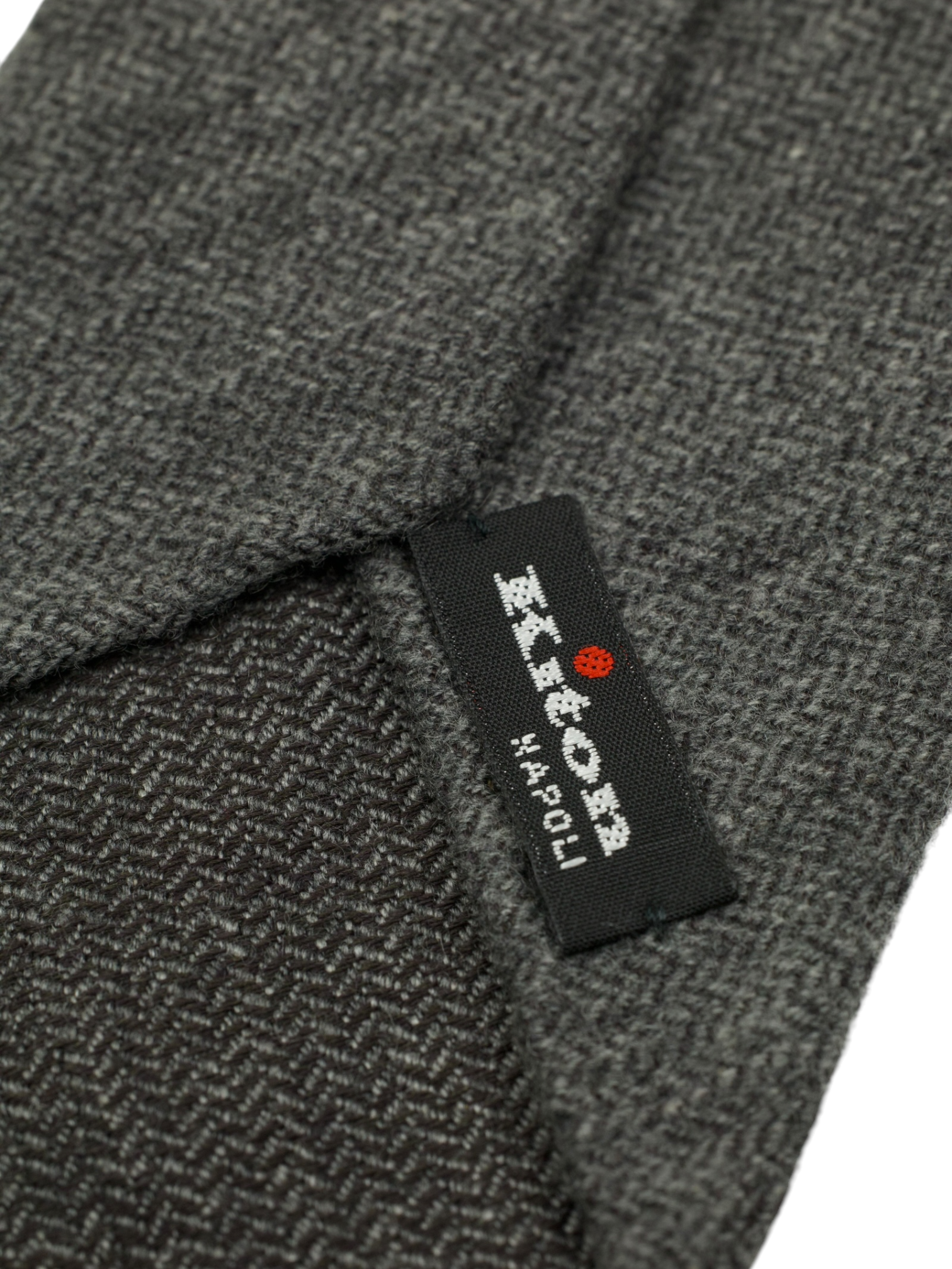 Kiton 5-Fold Grey Handrolled Cashmere, Wool & Silk Zigzag Pattern Tie
