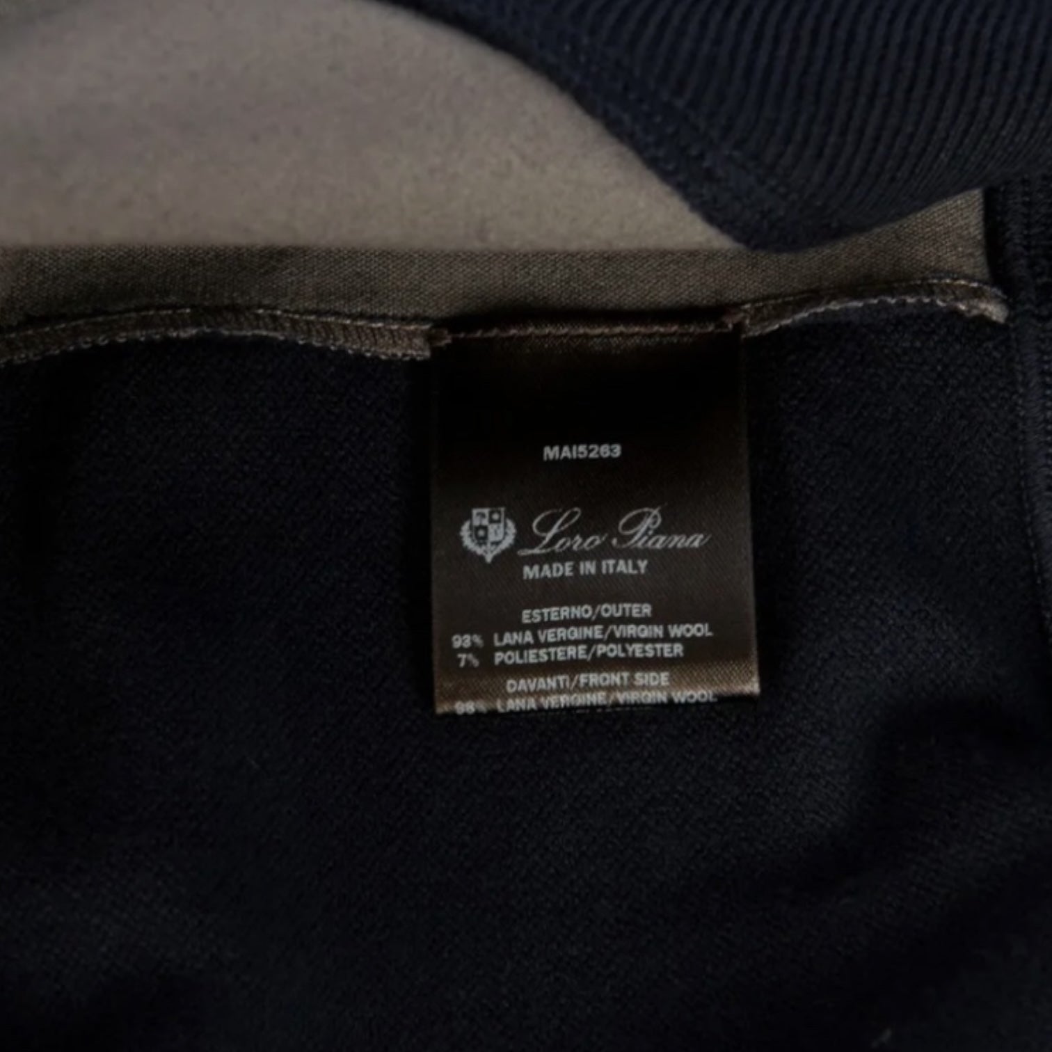 Loro Piana Navy Scuba-Crewneck