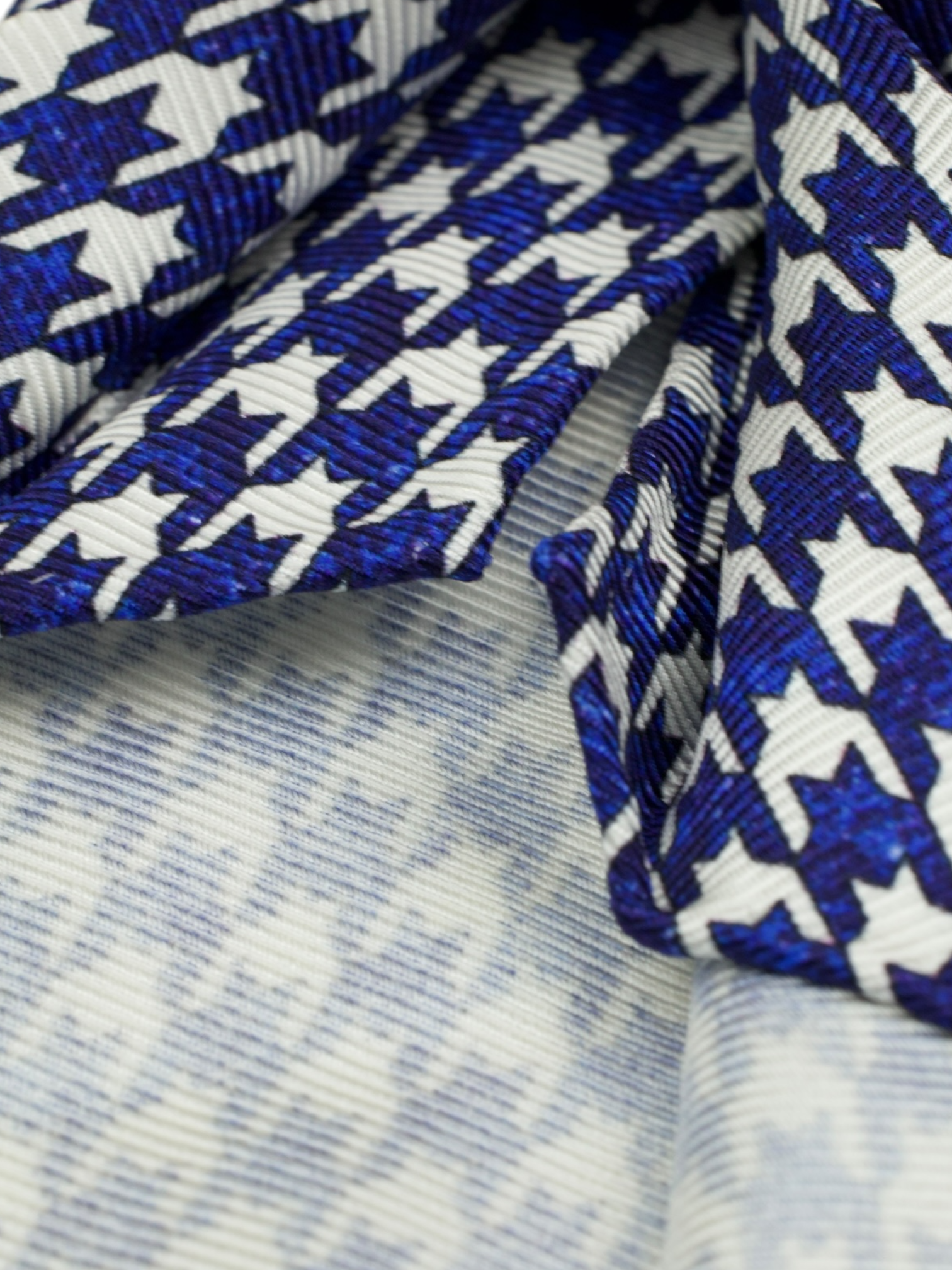 Kiton 5-Fold Royal Blue Handrolled Silk Houndstooth Tie
