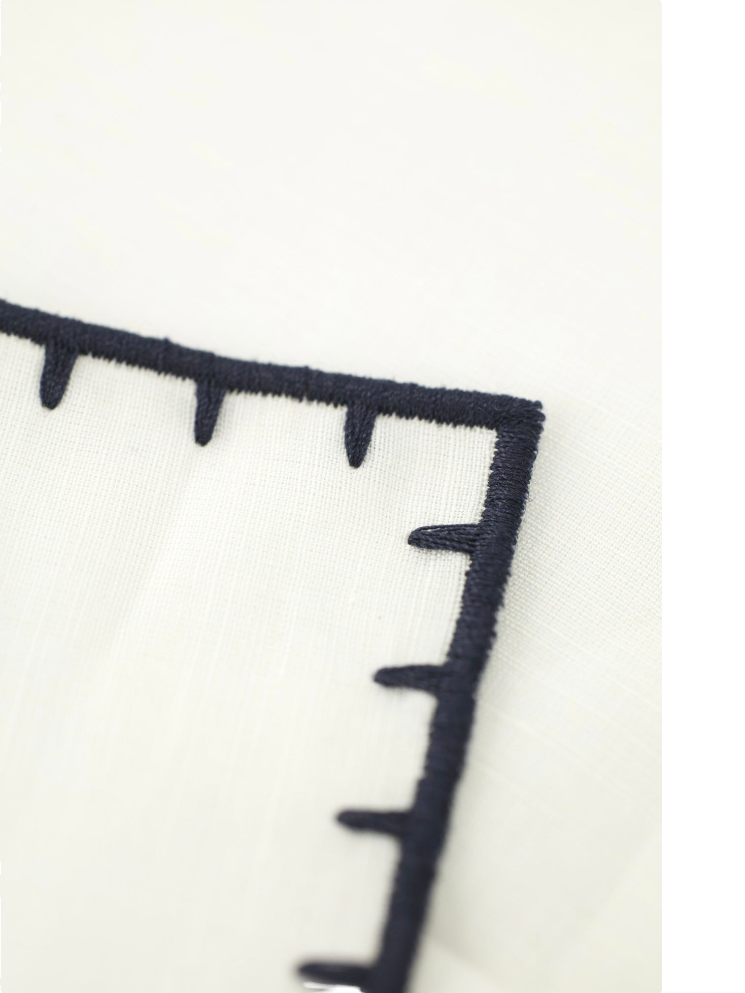 Ermenegildo Zegna White & Navy Linen & Cotton Handrolled Pocket Square