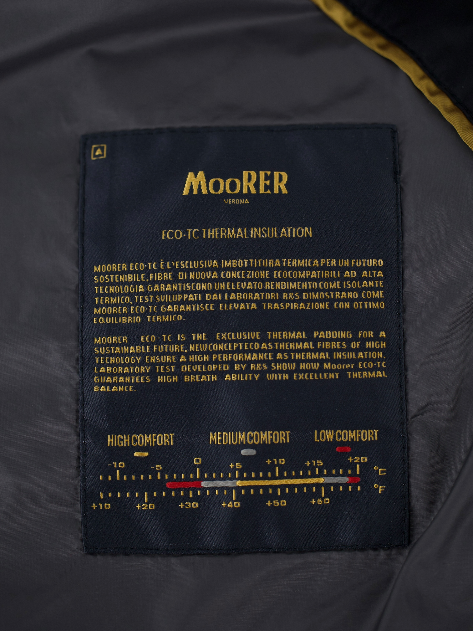 MooRER Black Lightly Padded Vespa Coat