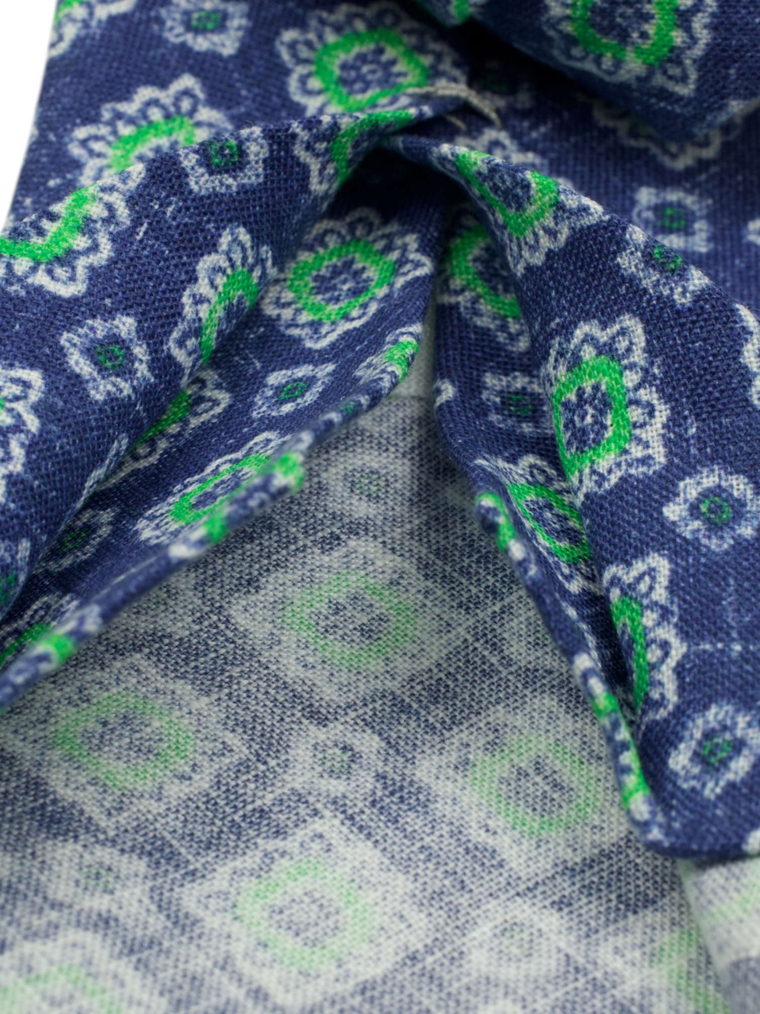 Kiton 5-Fold Denim Blue & Green Handrolled Linen Medallion Pattern Tie
