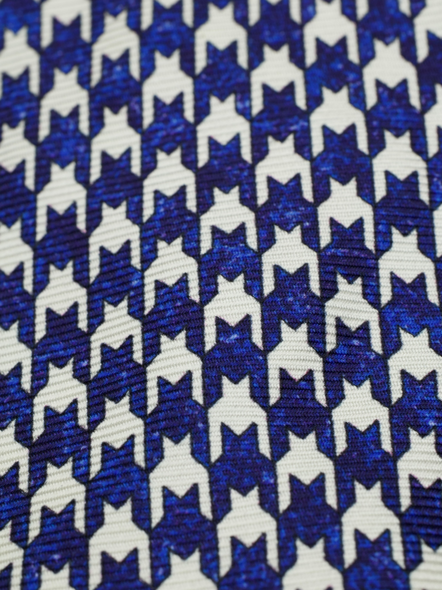 Kiton 5-Fold Royal Blue Handrolled Silk Houndstooth Tie