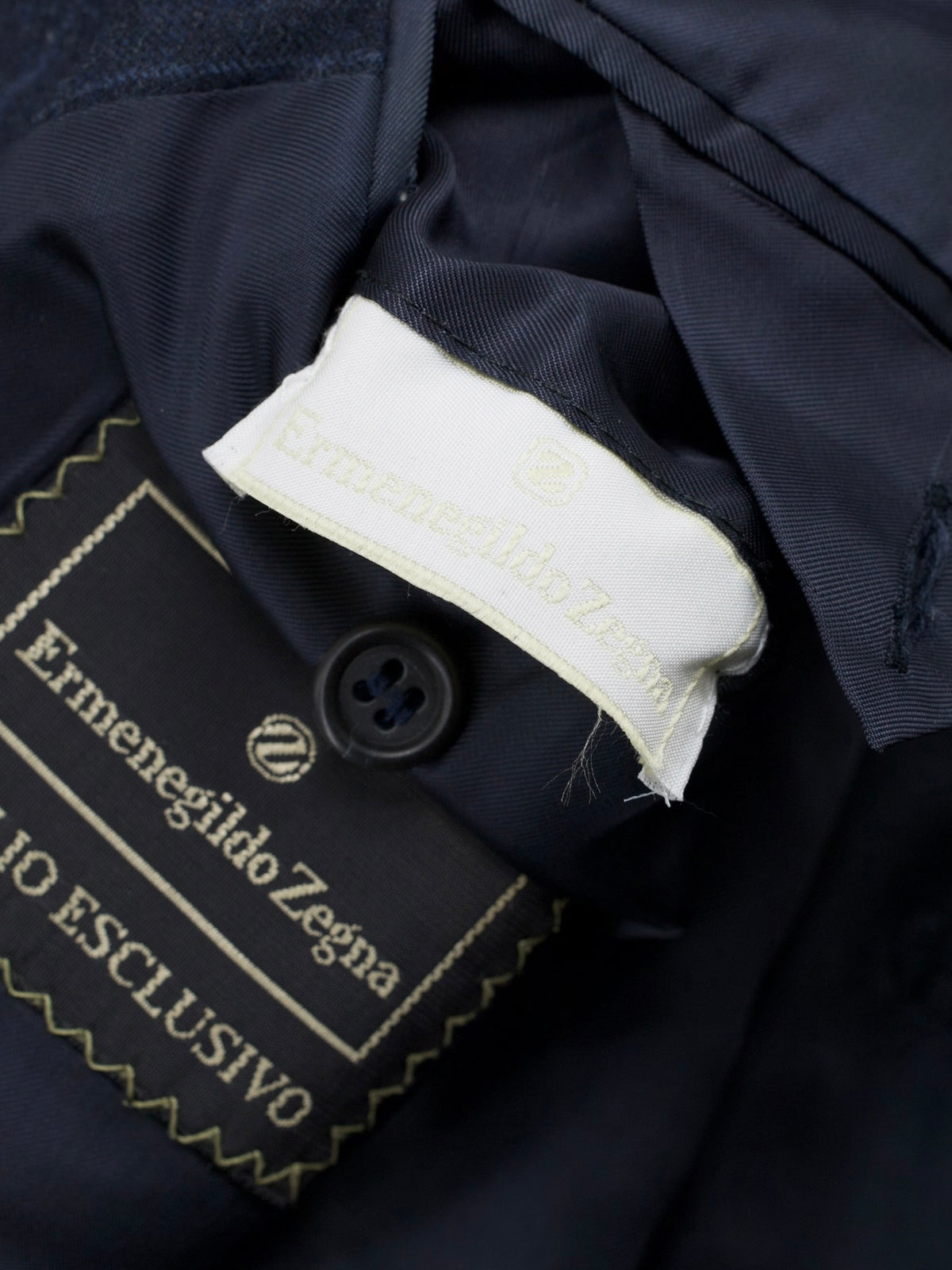 Ermenegildo Zegna Vintage Dark Blue Wool & Cashmere Double Breasted Pinstripe Suit