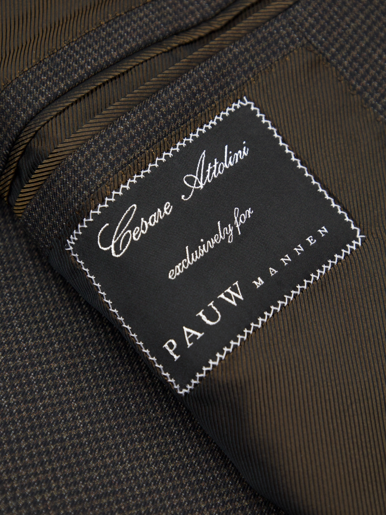 Cesare Attolini Dark Brown Extafine-Wool Puppytooth Suit