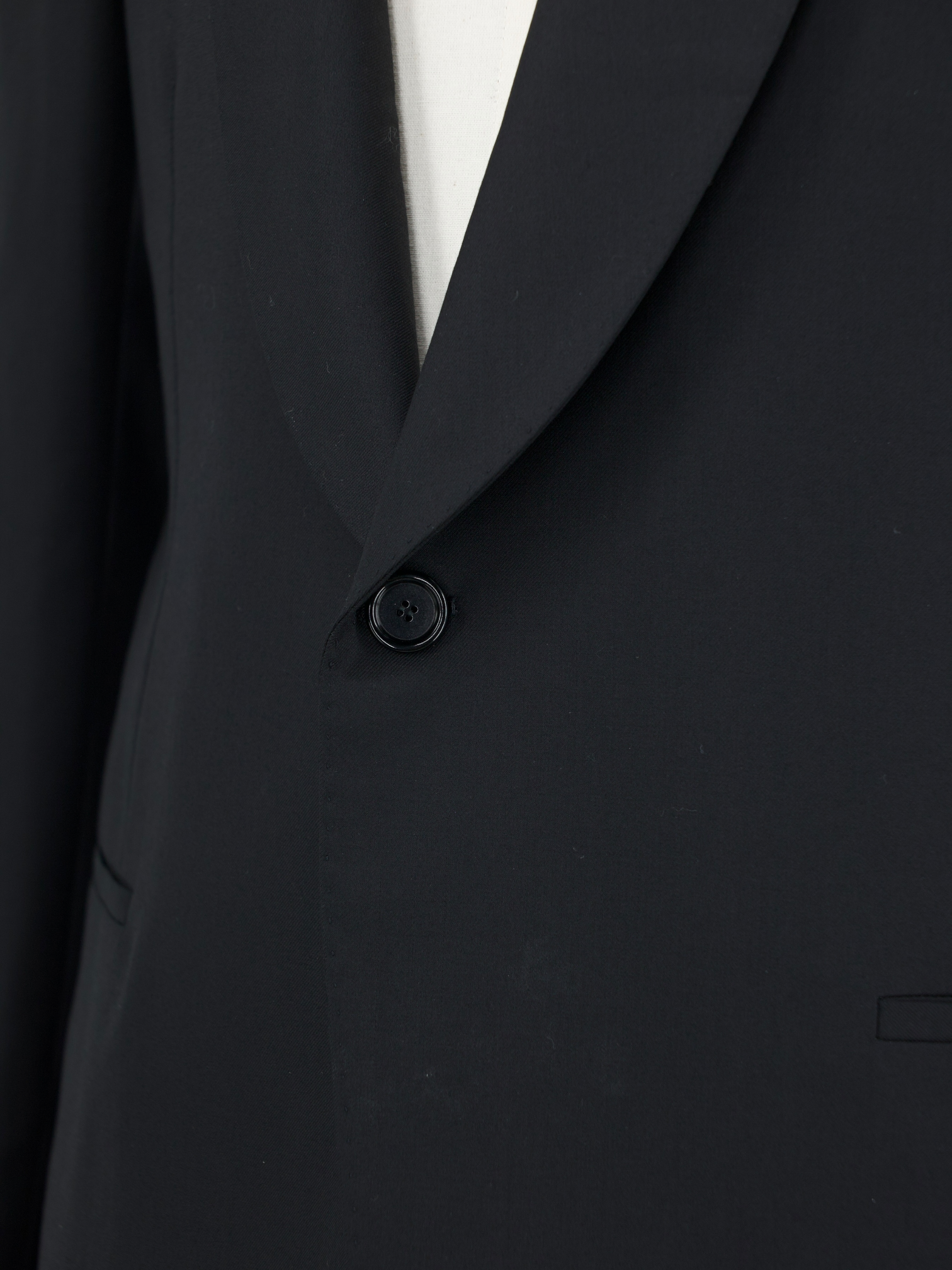 Cesare Attolini Black Fine-Wool Shawl Lapel Dinner Jacket