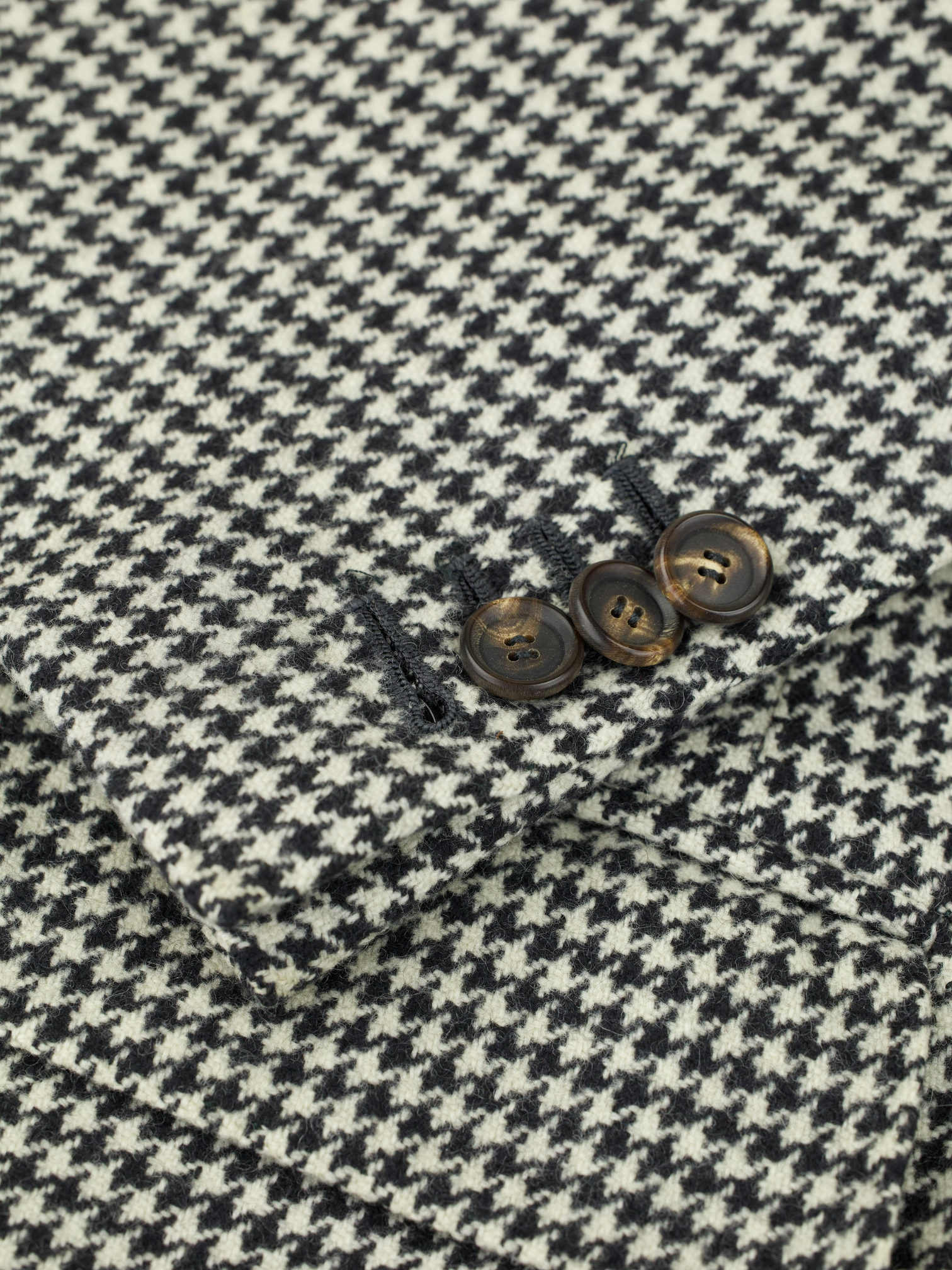 Cesare Attolini Black & White Wool-Cashmere Pied de Poule Jacket