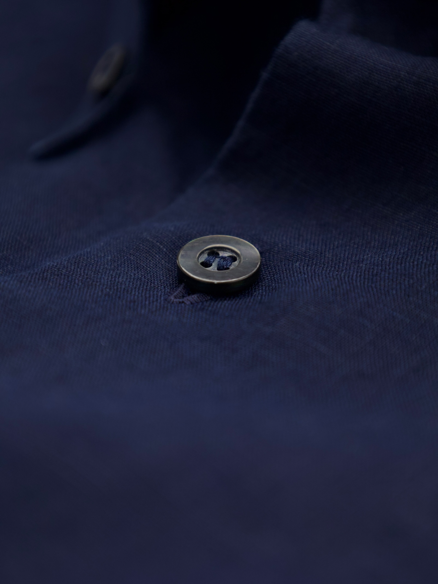 Fray Navy Linen Button-Down Collar Shirt