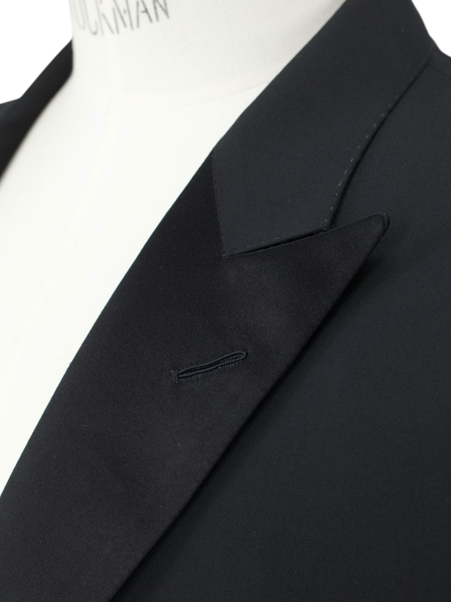 Tom Ford Black Fine-Wool Gauntlet-Cuff O'Connor Tuxedo