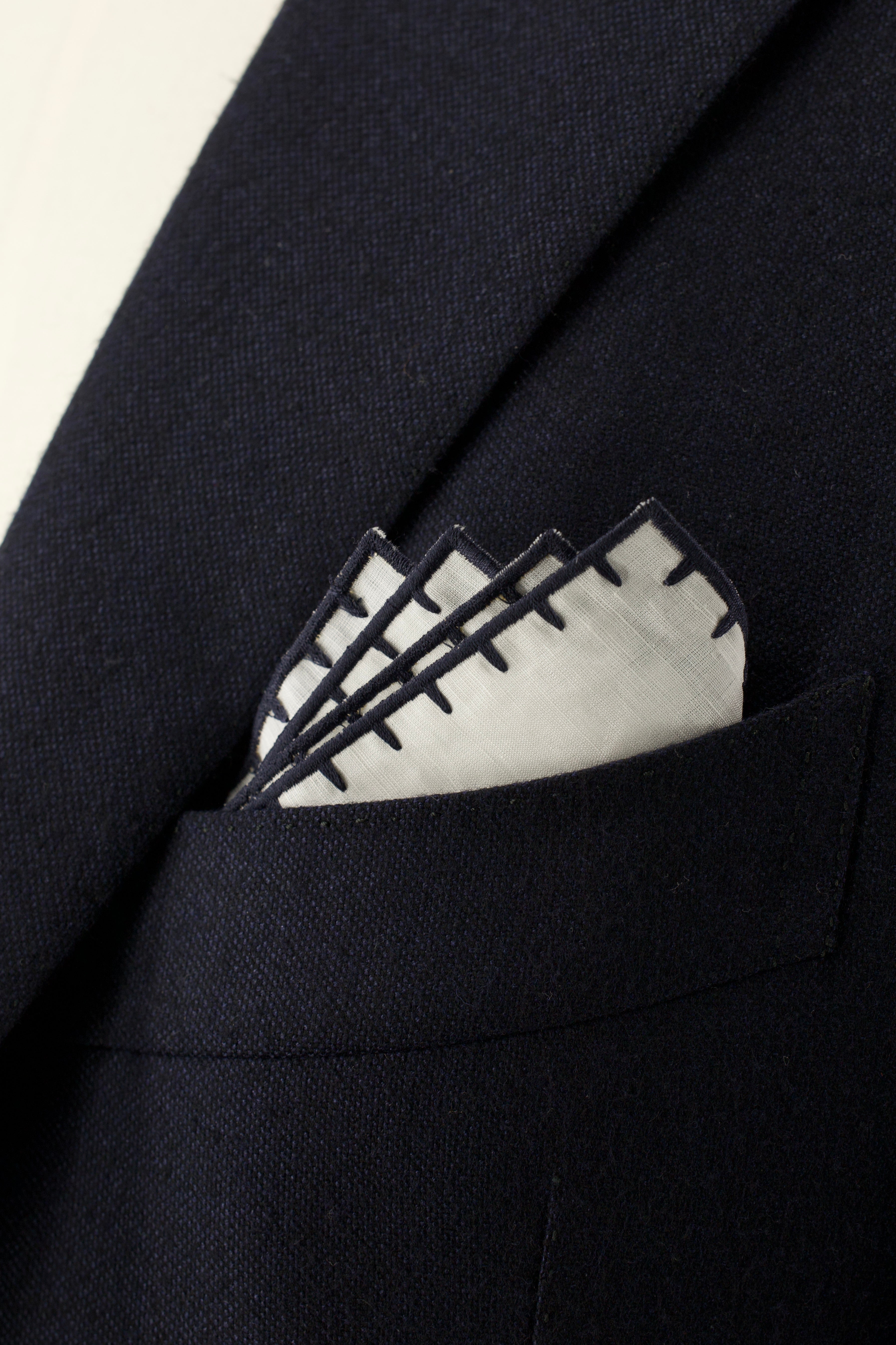 Ermenegildo Zegna White & Navy Linen & Cotton Handrolled Pocket Square