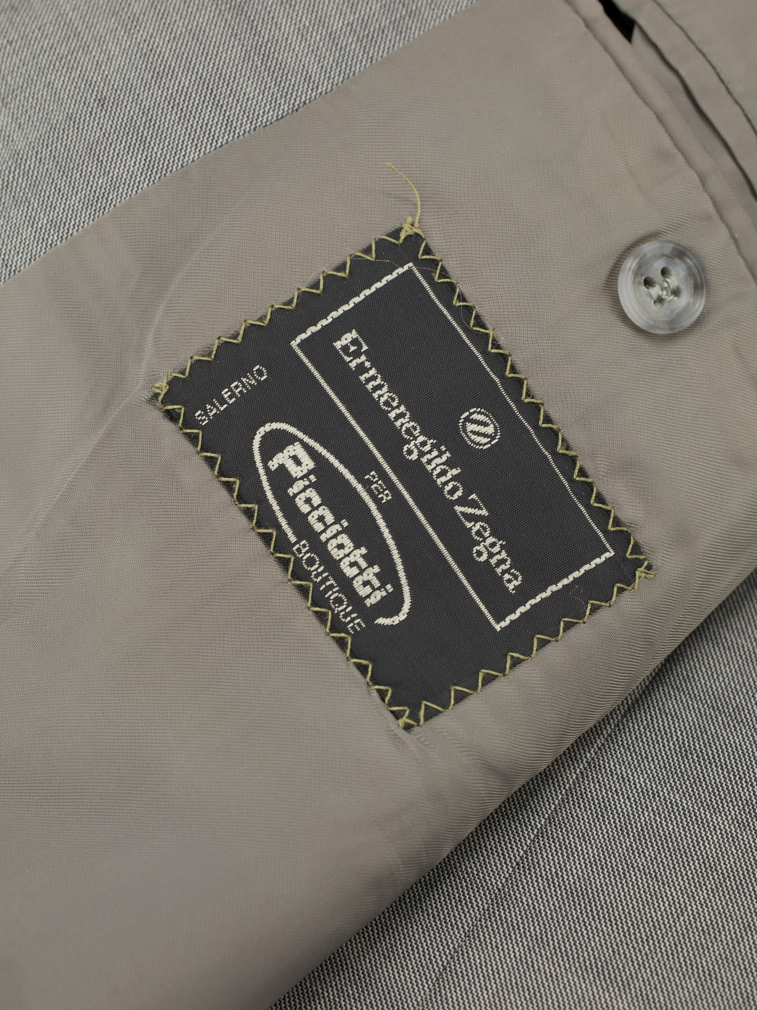 Ermenegildo Zegna Vintage Light Grey Pure Wool Sharkskin Suit