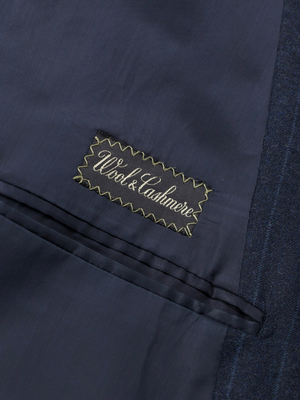 Ermenegildo Zegna Vintage Dark Blue Wool & Cashmere Double Breasted Pinstripe Suit
