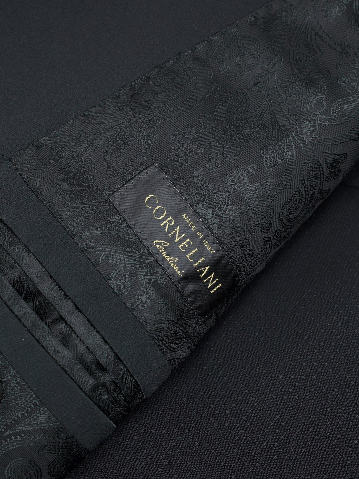 Corneliani Black Fine-Wool Micro-Dot Tuxedo Dinner Jacket