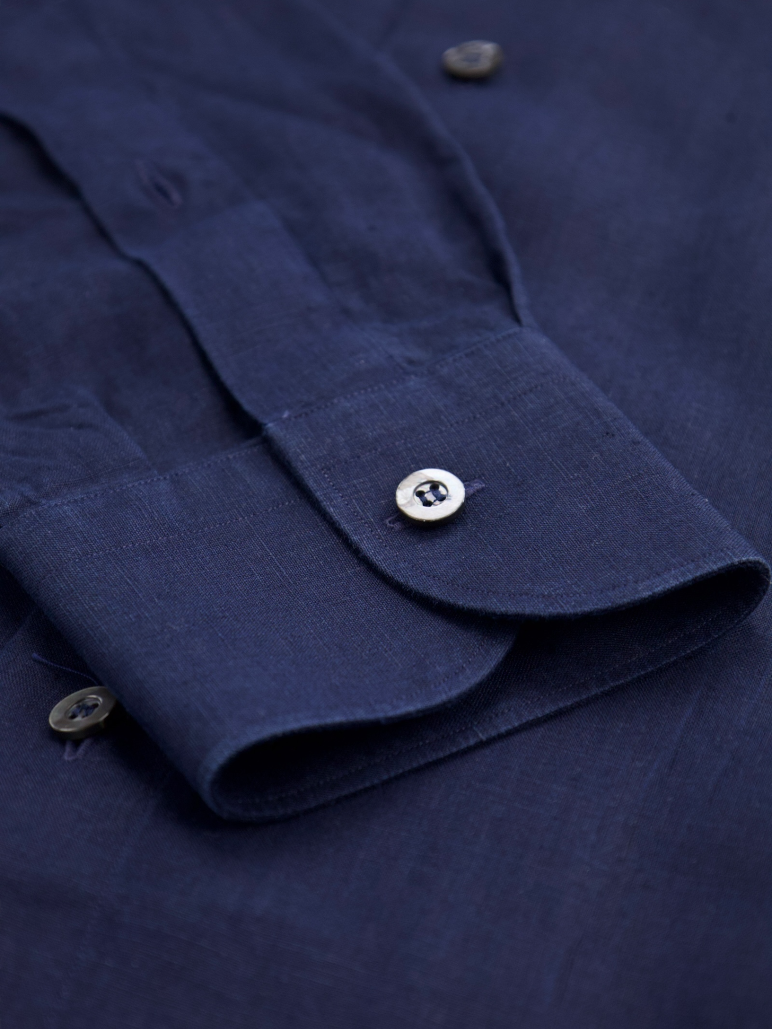 Fray Navy Linen Button-Down Collar Shirt