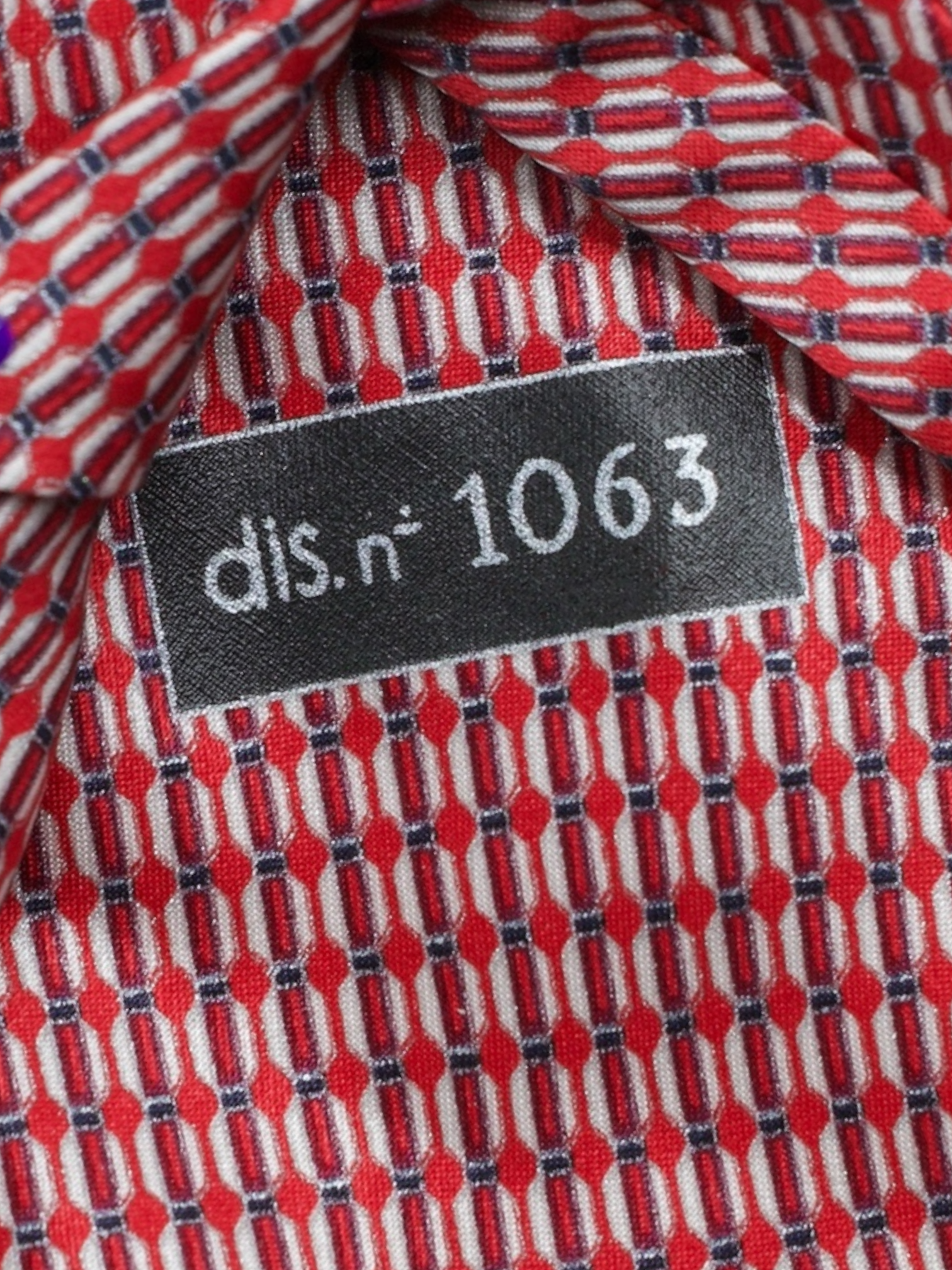 Brioni Red & Navy Silk Chain-Pattern Tie