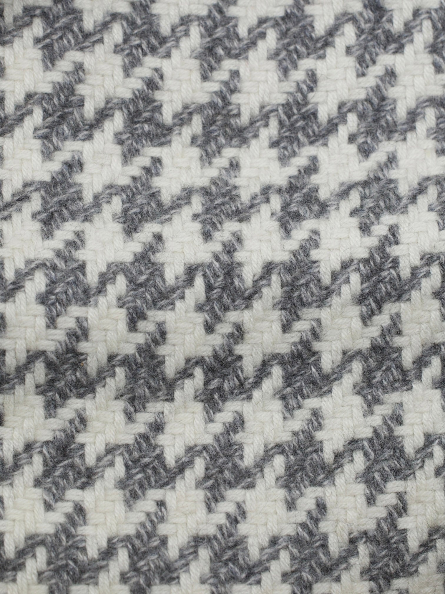 Kiton Light Grey & Offwhite Pure Cashmere Jaquard-Weave Houndstooth Overcoat