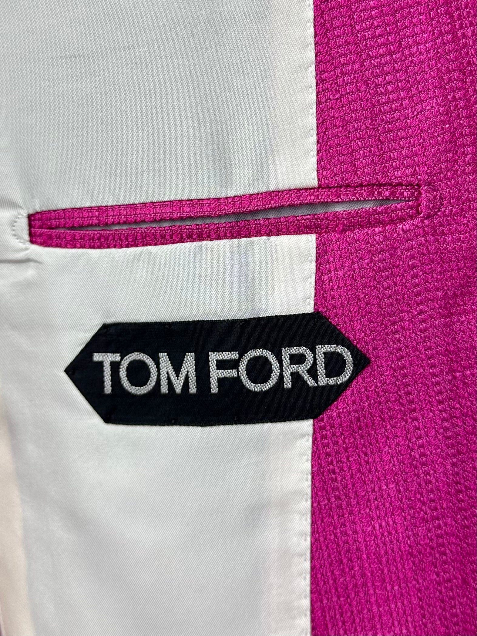Tom Ford roze zijdemix pak